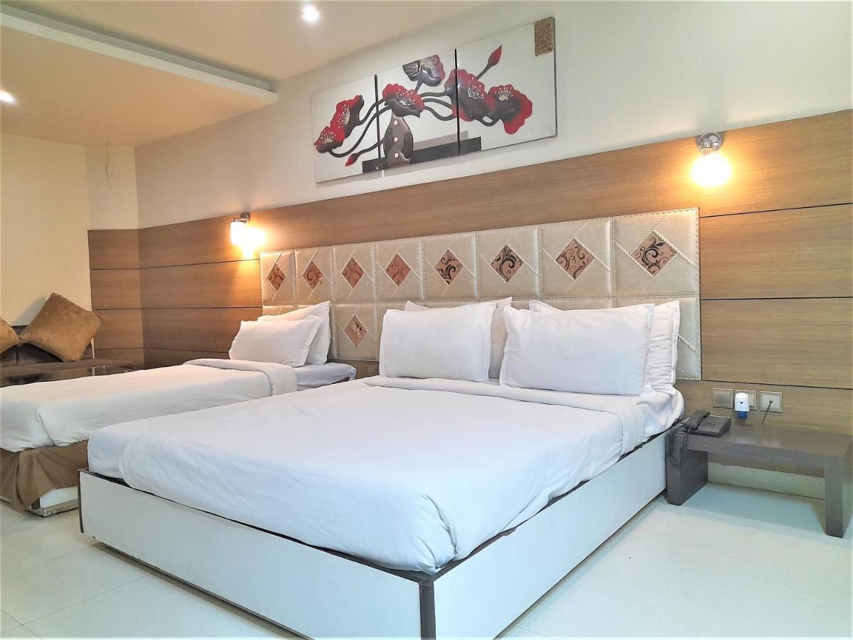 Cherrystay Kiran Inn インドール エクステリア 写真